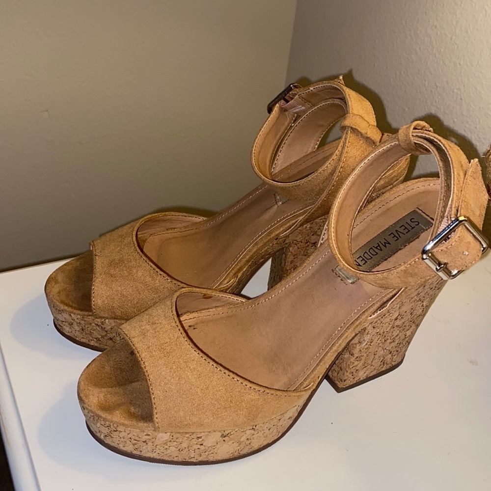 Steve Madden tan cork platform heels